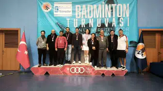 Niğdeli Veteran Badmintoncular Mersin'de Madalya Yağdırdı!