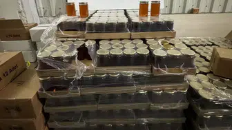 Aydın'da Dev Sahte Gıda Operasyonu: Tonlarca Bal ve Zeytinyağı Ele Geçirildi!