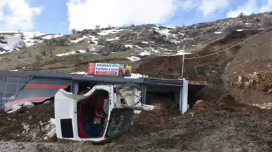 Bitlis'te Büyük Heyelan Faciası Erken Tahliye İle Önlendi!