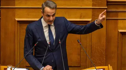 Miçotakis'ten Tarihi Karar: Yunanistan Anayasası Değişiyor Mu?