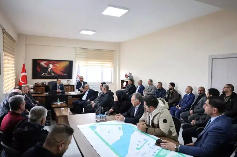 Bakan Kacır'dan Dijital Seferberlik: Yerli Yapay Zeka ve Veri Merkezleri Geliyor!