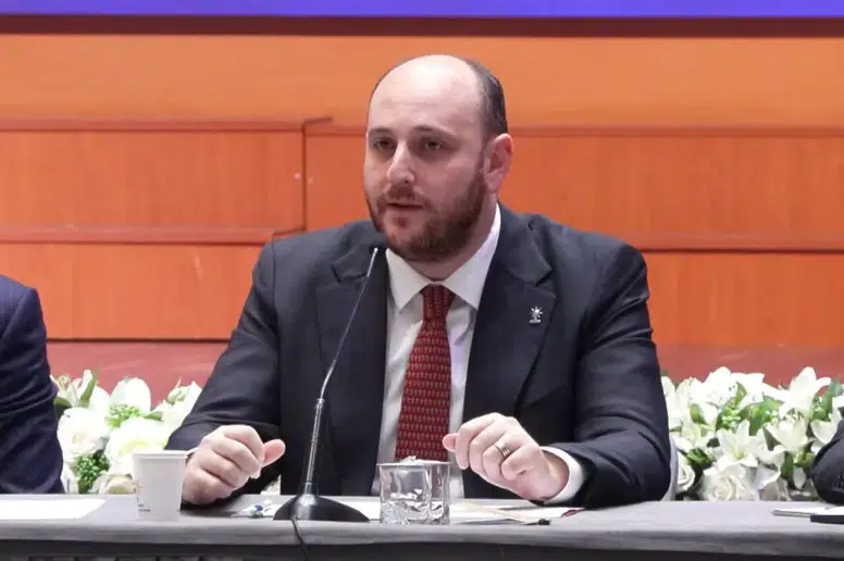 Osmaniye'de Emeklilerden Tabutlu Yürüyüş! Geçinemiyoruz Çığlığı Sokağa Taştı